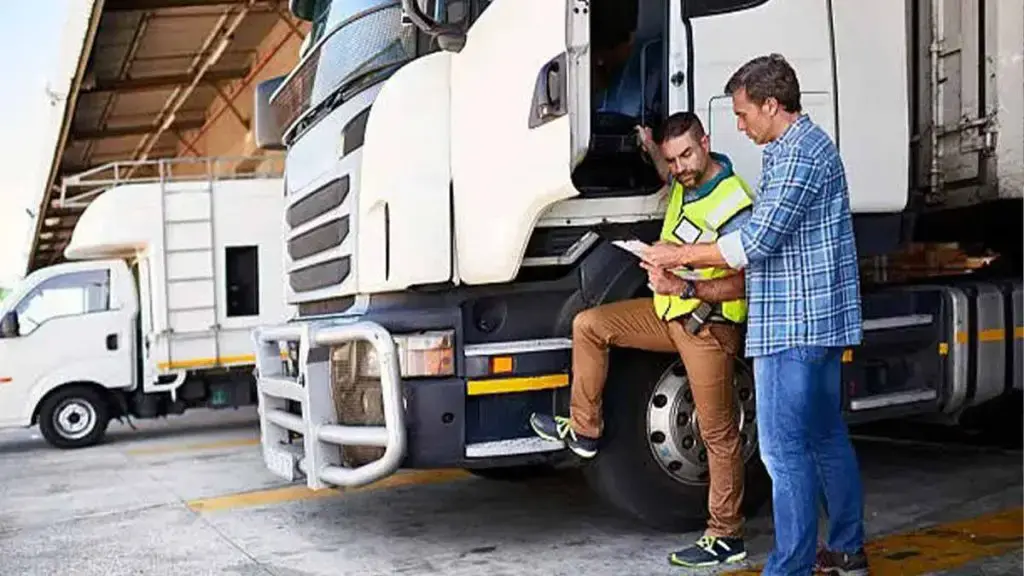 مدارک لازم برای رانندگی با کامیون سنگین